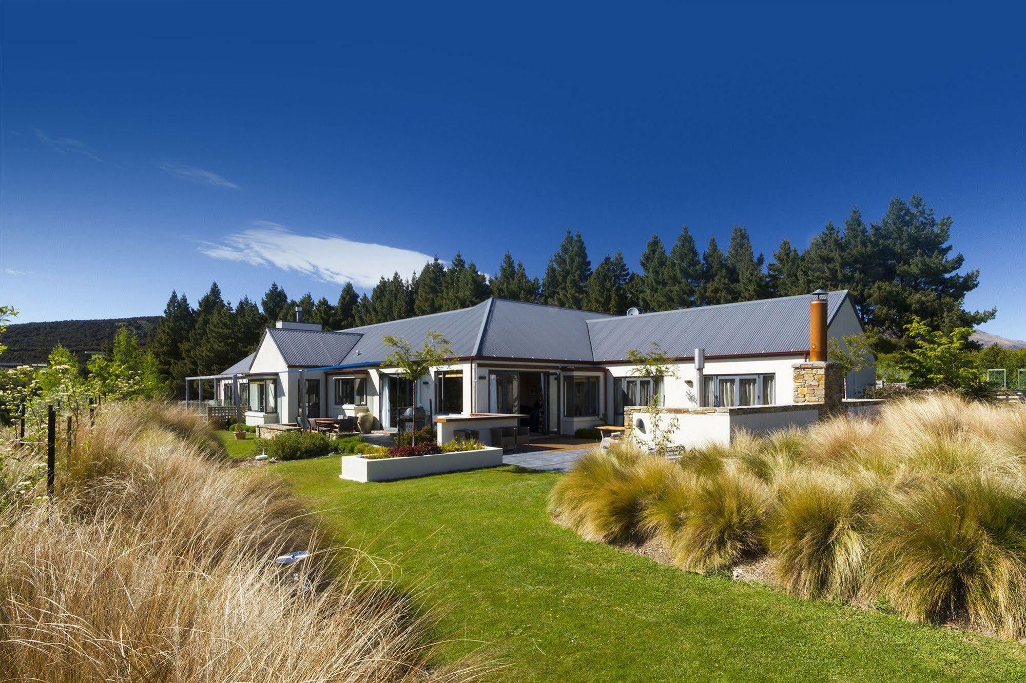 Alpine Peaks Apartment Wanaka Luaran gambar