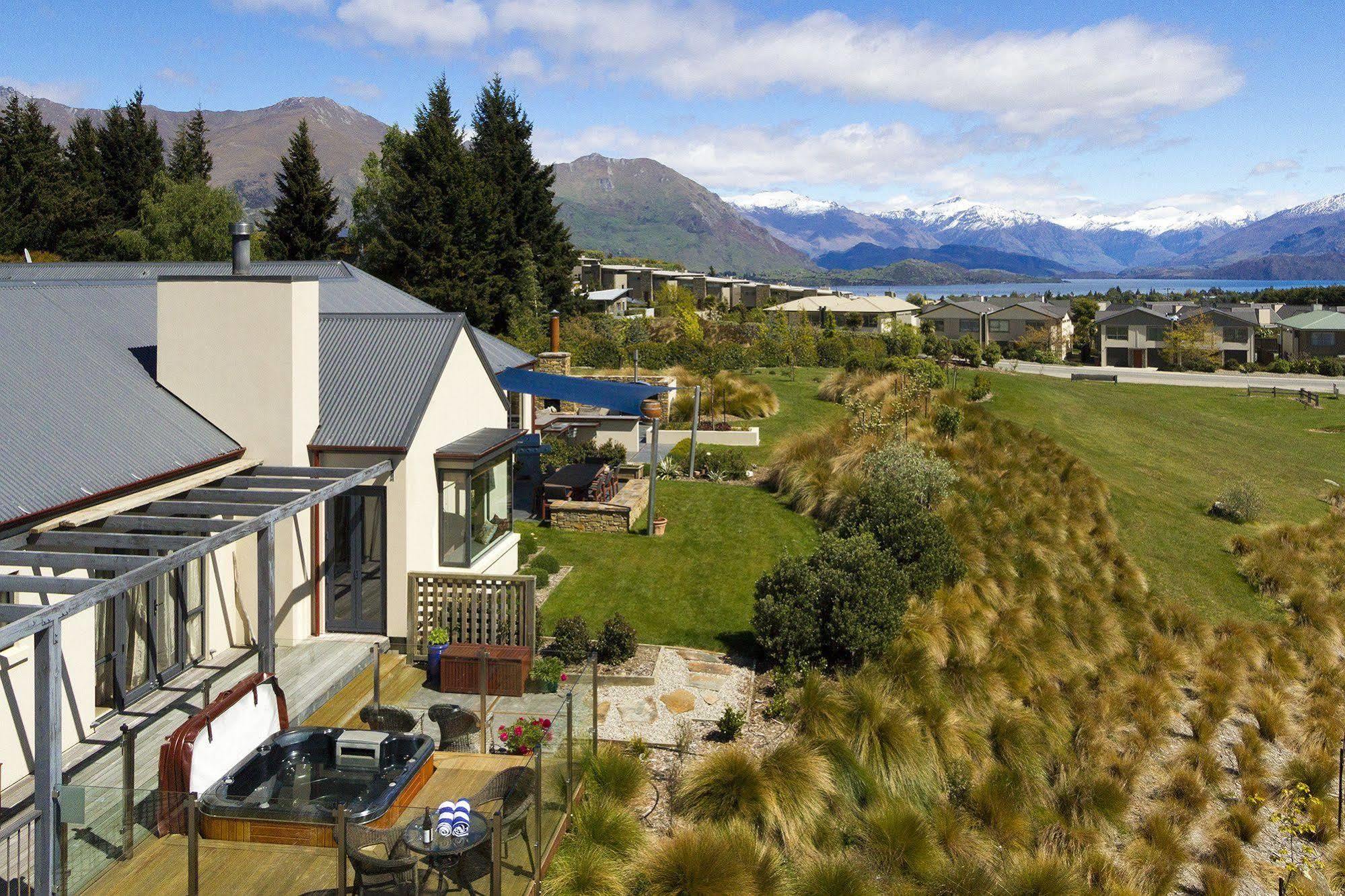 Alpine Peaks Apartment Wanaka Luaran gambar