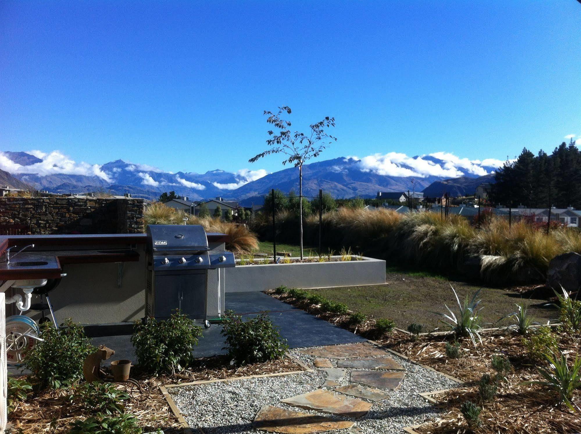 Alpine Peaks Apartment Wanaka Luaran gambar